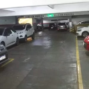 GARAGE en Flores con rampa en 4 niveles