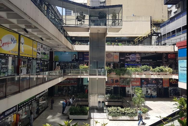 Local 281 - Microcentro en Galeria Jardin - Imagen 3